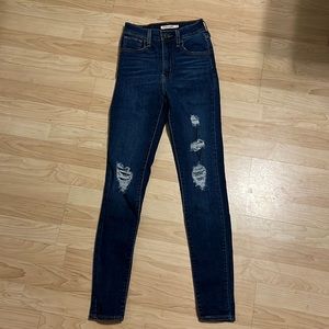 25 mile high super skinny Levi’s
